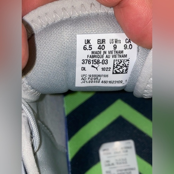 Puma Gray and White Sneakers Sleek Cushioned Design - Picture 6 of 8